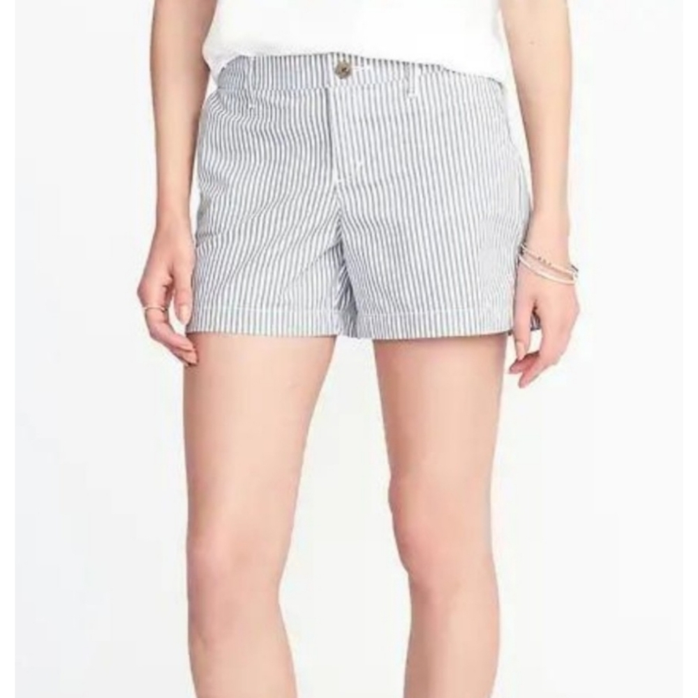 Old Navy Everyday Short Railroad stripe Navy & White Size 6